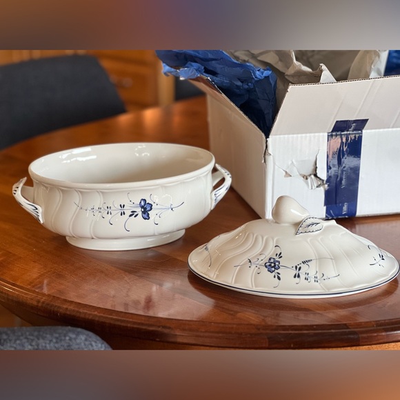 NWT Villeroy & Boch Old Luxembourg Oval soup tureen 84.6 oz. - Picture 6 of 13